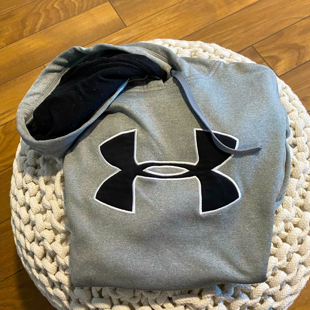 Under Armour sweatshirt